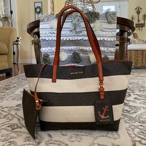 Michael Kors Tote with pouch